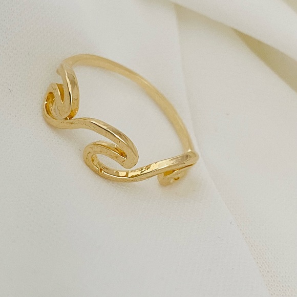 Ocean Wave Ring - Picture 11 of 12